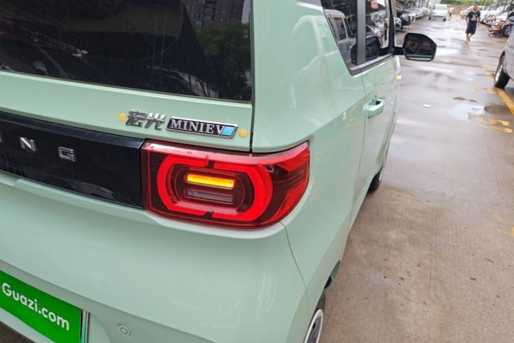 Used Wuling Hongguang MINIEV 2021 Macaron Fashion Model Lithium Iron Phosphate Right Rear Taillight