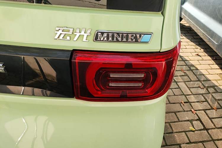 Used Wuling Hongguang MINIEV 2021 Macaron Premium Model – Lithium Iron Phosphate Right Rear Taillight