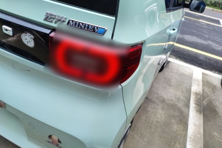 Used Wuling Hongguang MINIEV 2021 Macaron Premium Model – Lithium Iron Phosphate Right Rear Taillight