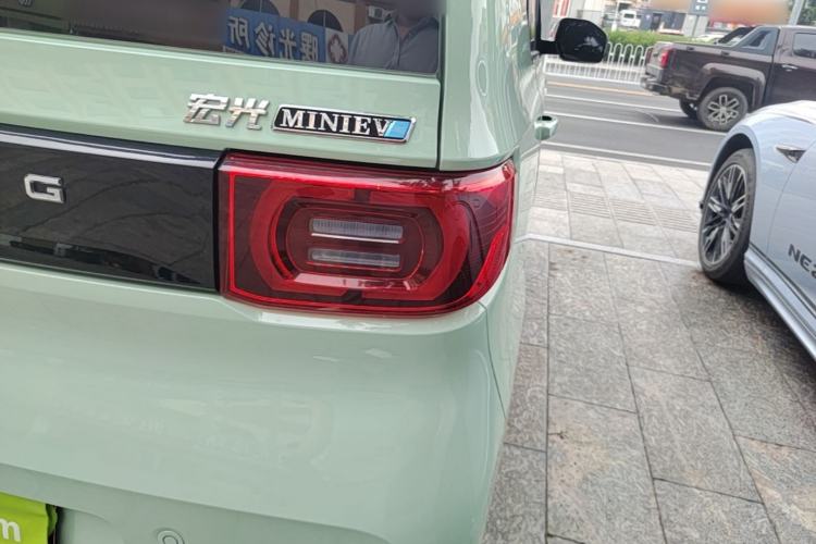 Used Wuling Hongguang MINIEV 2021 Macaron Fashion Model Lithium Iron Phosphate Right Rear Taillight