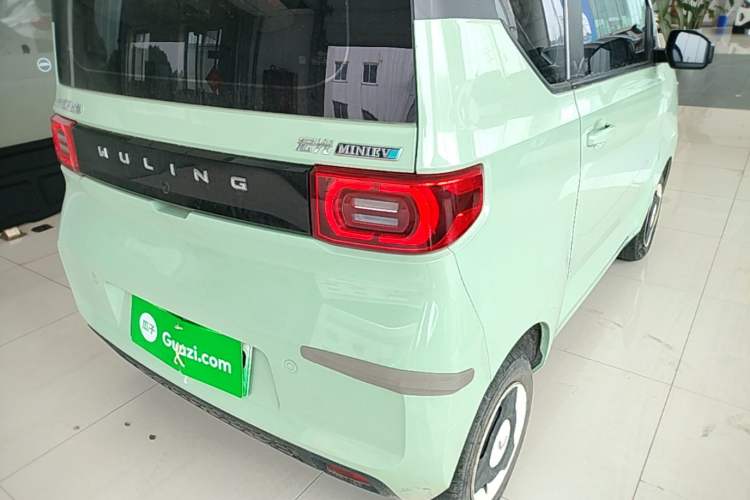 Used Wuling Hongguang MINIEV 2021 Macaron Fashion Model Lithium Iron Phosphate Right Rear Taillight