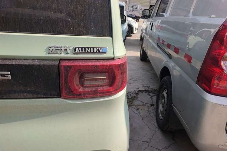 Used Wuling Hongguang MINIEV 2021 Macaron Fashion Model Lithium Iron Phosphate Right Rear Taillight