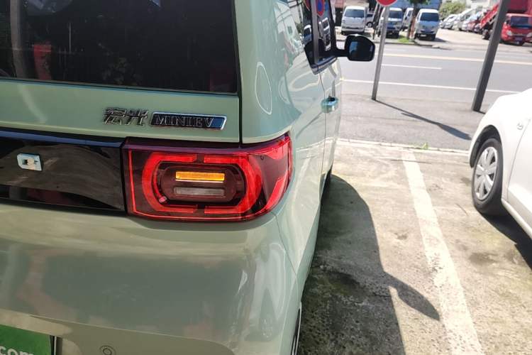 Used Wuling Hongguang MINIEV 2021 Macaron Premium Model – Lithium Iron Phosphate Right Rear Taillight