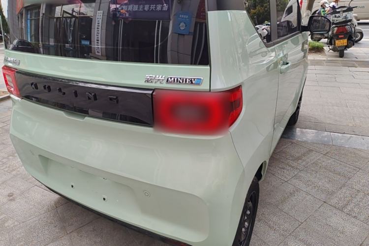Used Wuling Hongguang MINIEV 2021 Macaron Sandwich Model 120 km Lithium Iron Phosphate Right Rear Taillight
