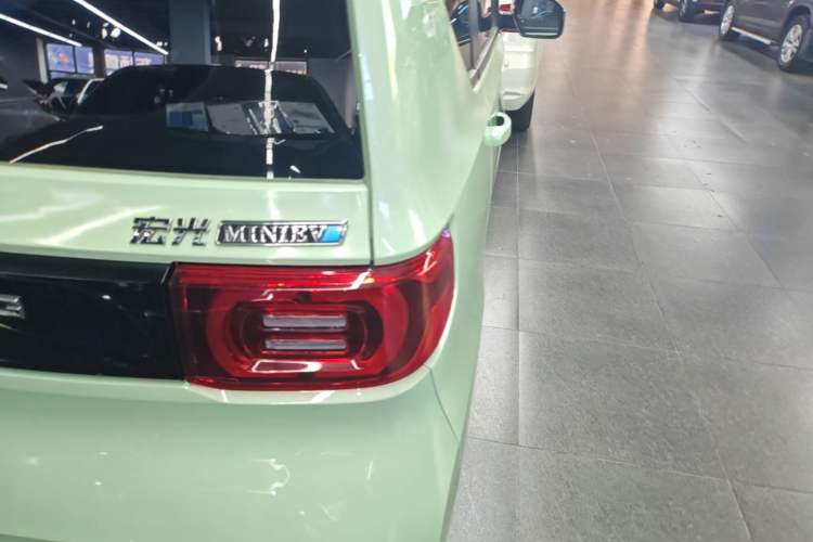Used Wuling Hongguang MINIEV 2021 Macaron Premium Model – Lithium Iron Phosphate Right Rear Taillight