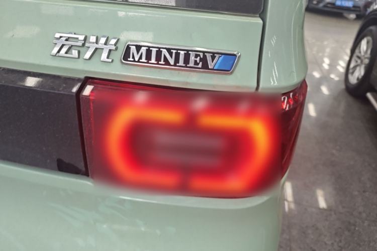 Used Wuling Hongguang MINIEV 2021 Macaron Fashion Edition Lithium-Ion Battery Right Rear Taillight