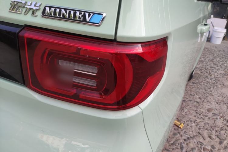 Used Wuling Hongguang MINIEV 2021 Macaron Premium Model – Lithium Iron Phosphate Right Rear Taillight
