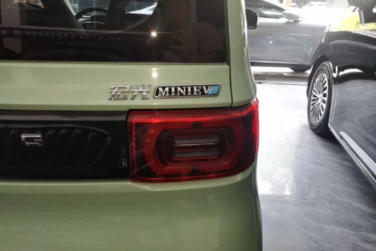 Used Wuling Hongguang MINIEV 2021 Macaron Fashion Edition Lithium-Ion Battery Right Rear Taillight