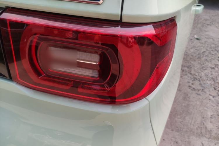 Used Wuling Hongguang MINIEV 2021 Macaron Premium Model – Lithium Iron Phosphate Right Rear Taillight