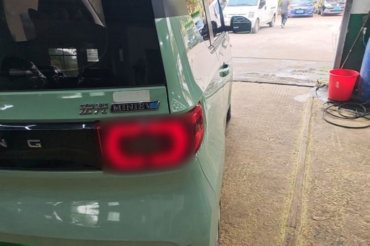 Used Wuling Hongguang MINIEV 2021 Macaron Premium Model – Lithium Iron Phosphate Right Rear Taillight