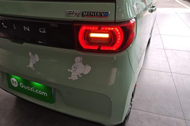 Used Wuling Hongguang MINIEV 2021 Macaron Premium Model – Lithium Iron Phosphate Right Rear Taillight