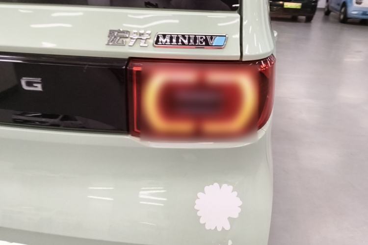 Used Wuling Hongguang MINIEV 2021 Macaron Premium Model – Lithium Iron Phosphate Right Rear Taillight