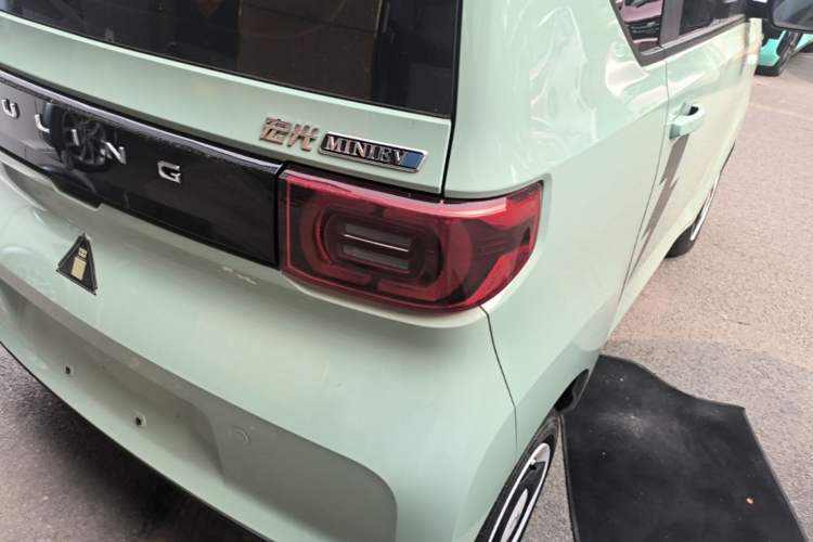 Used Wuling Hongguang MINIEV 2021 Macaron Fashion Model Lithium Iron Phosphate Right Rear Taillight