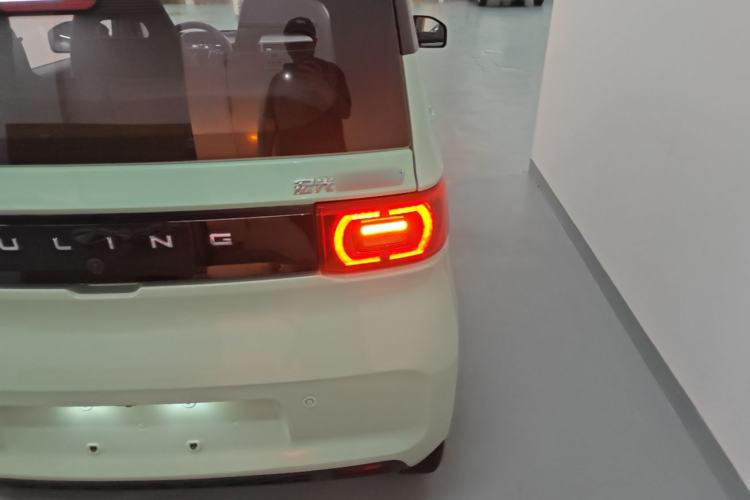 Used Wuling Hongguang MINIEV 2021 Macaron Premium Model – Lithium Iron Phosphate Right Rear Taillight