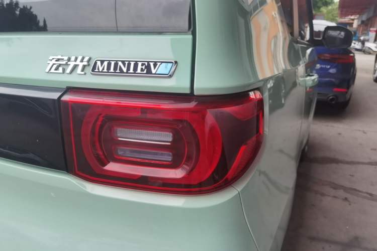 Used Wuling Hongguang MINIEV 2021 Macaron Premium Model – Lithium Iron Phosphate Right Rear Taillight