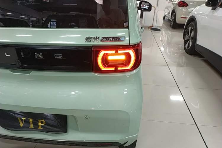 Used Wuling Hongguang MINIEV 2021 Macaron Premium Model – Lithium Iron Phosphate Right Rear Taillight