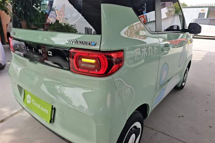 Used Wuling Hongguang MINIEV 2021 Macaron Premium Model – Lithium Iron Phosphate Right Rear Taillight