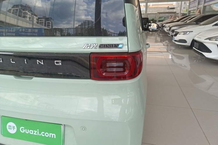 Used Wuling Hongguang MINIEV 2021 Macaron Sandwich Model 170 km Lithium Iron Phosphate Right Rear Taillight