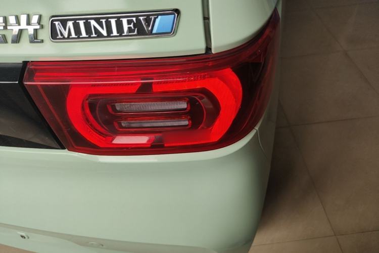 Used Wuling Hongguang MINIEV 2021 Macaron Premium Model – Lithium Iron Phosphate Right Rear Taillight