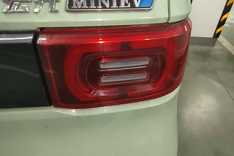 Used Wuling Hongguang MINIEV 2021 Macaron Premium Model – Lithium-NMC Right Rear Taillight