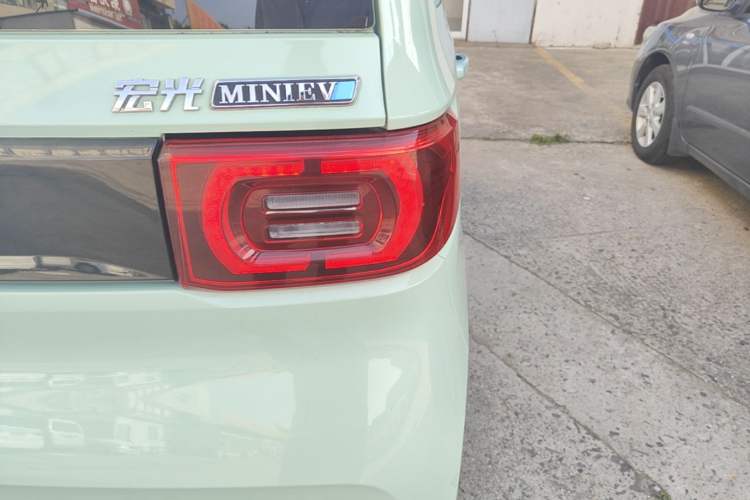Used Wuling Hongguang MINIEV 2021 Macaron Fashion Model Lithium Iron Phosphate Right Rear Taillight