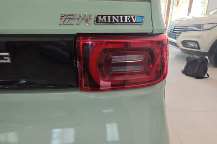 Used Wuling Hongguang MINIEV 2021 Macaron Premium Model – Lithium Iron Phosphate Right Rear Taillight
