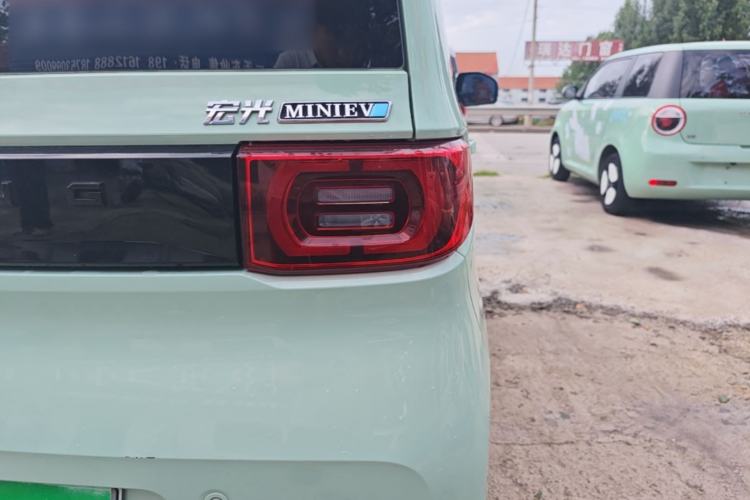 Used Wuling Hongguang MINIEV 2021 Macaron Fashion Model Lithium Iron Phosphate Right Rear Taillight