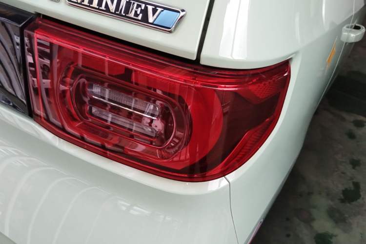Used Wuling Hongguang MINIEV 2021 Macaron Fashion Model Lithium Iron Phosphate Right Rear Taillight
