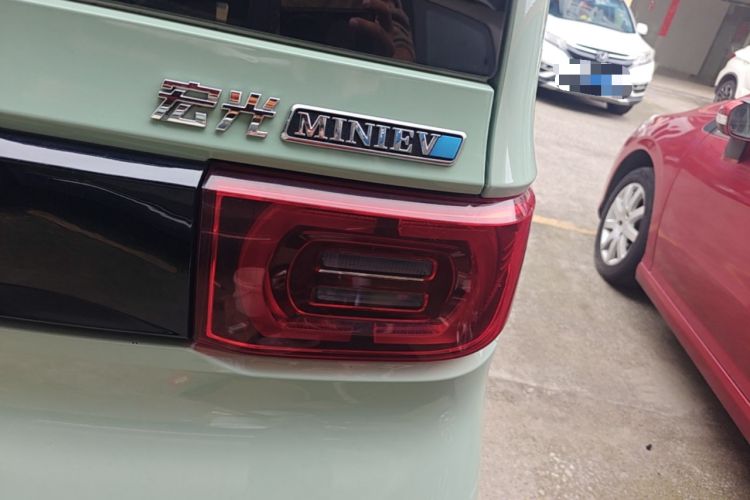 Used Wuling Hongguang MINIEV 2021 Macaron Premium Model – Lithium Iron Phosphate Right Rear Taillight