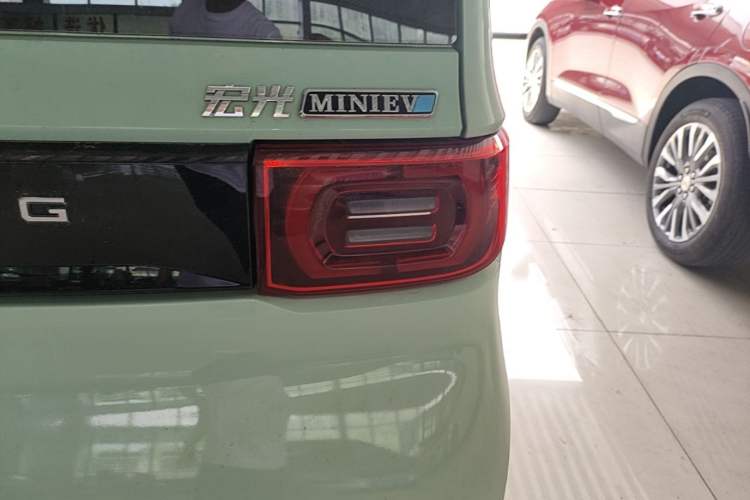 Used Wuling Hongguang MINIEV 2021 Macaron Premium Model – Lithium Iron Phosphate Right Rear Taillight