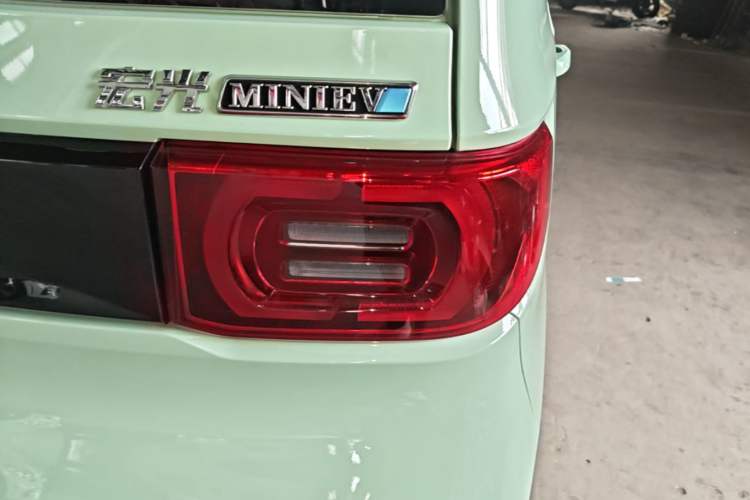 Used Wuling Hongguang MINIEV 2021 Macaron Fashion Model Lithium Iron Phosphate Right Rear Taillight