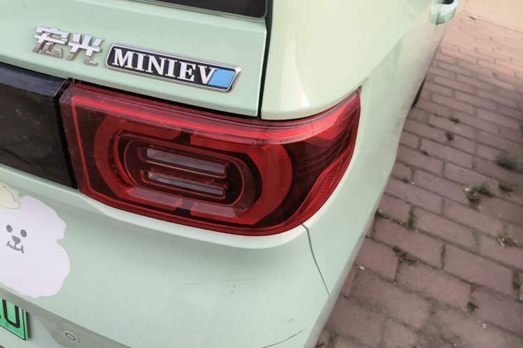 Used Wuling Hongguang MINIEV 2021 Macaron Fashion Model Lithium Iron Phosphate Right Rear Taillight