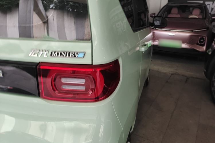 Used Wuling Hongguang MINIEV 2021 Macaron Fashion Model Lithium Iron Phosphate Right Rear Taillight