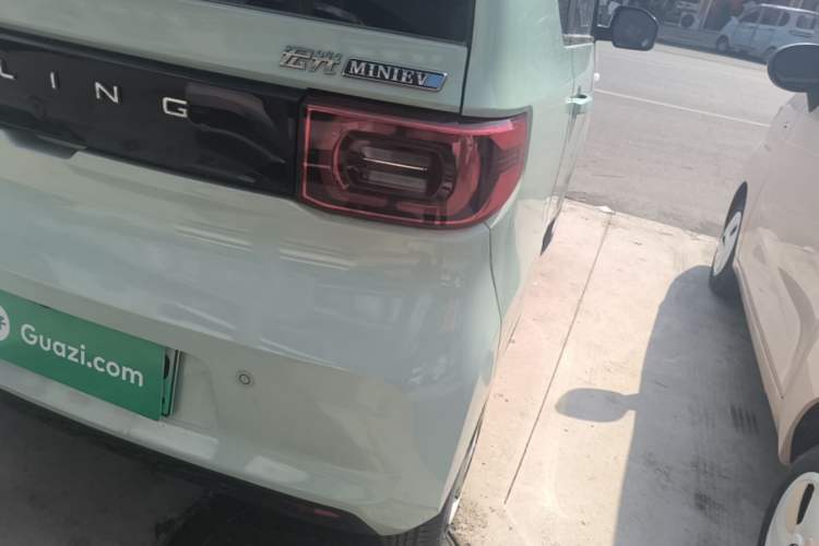 Used Wuling Hongguang MINIEV 2021 Macaron Sandwich Model 120 km Lithium Iron Phosphate Right Rear Taillight