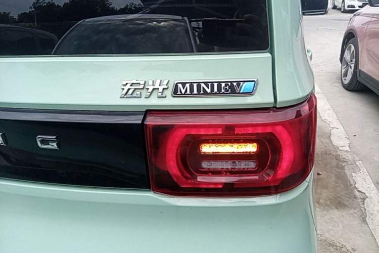 Used Wuling Hongguang MINIEV 2021 Macaron Fashion Model Lithium Iron Phosphate Right Rear Taillight