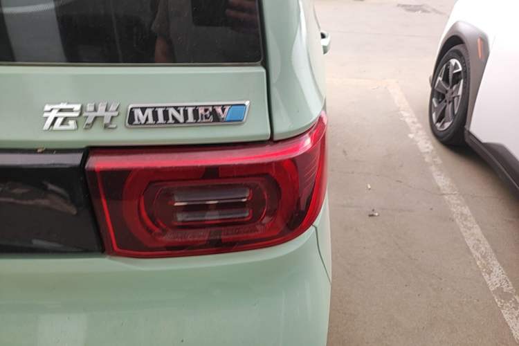 Used Wuling Hongguang MINIEV 2021 Macaron Fashion Model Lithium Iron Phosphate Right Rear Taillight