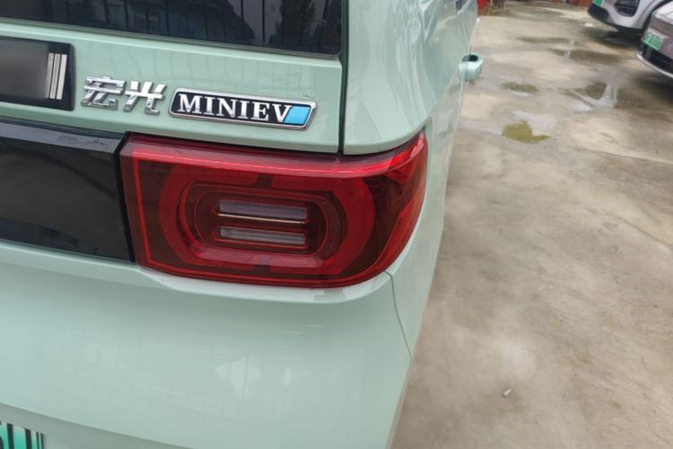 Used Wuling Hongguang MINIEV 2021 Macaron Premium Model – Lithium Iron Phosphate Right Rear Taillight