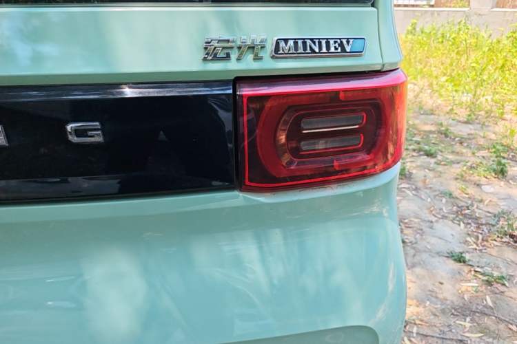 Used Wuling Hongguang MINIEV 2021 Macaron Fashion Model Lithium Iron Phosphate Right Rear Taillight