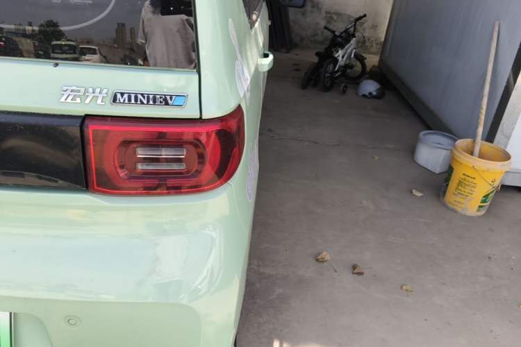 Used Wuling Hongguang MINIEV 2021 Macaron Fashion Edition Lithium-Ion Battery Right Rear Taillight