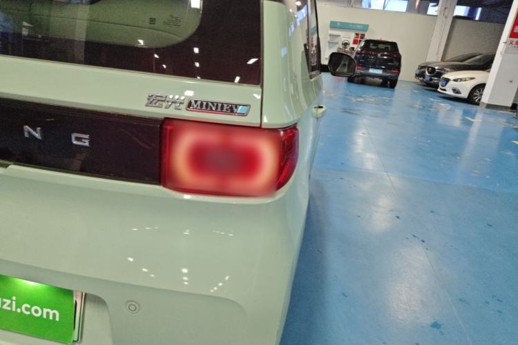 Used Wuling Hongguang MINIEV 2021 Macaron Premium Model – Lithium Iron Phosphate Right Rear Taillight
