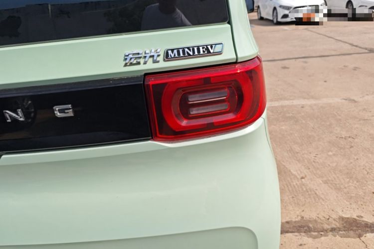 Used Wuling Hongguang MINIEV 2021 Macaron Premium Model – Lithium Iron Phosphate Right Rear Taillight