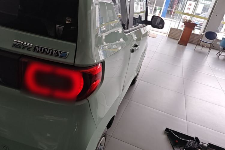 Used Wuling Hongguang MINIEV 2021 Macaron Fashion Model Lithium Iron Phosphate Right Rear Taillight
