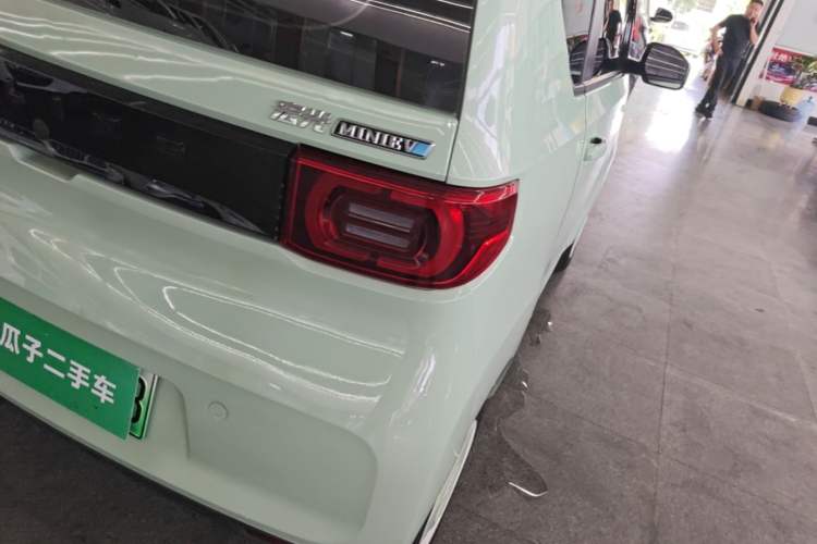 Used Wuling Hongguang MINIEV 2021 Macaron Premium Model – Lithium Iron Phosphate Right Rear Taillight