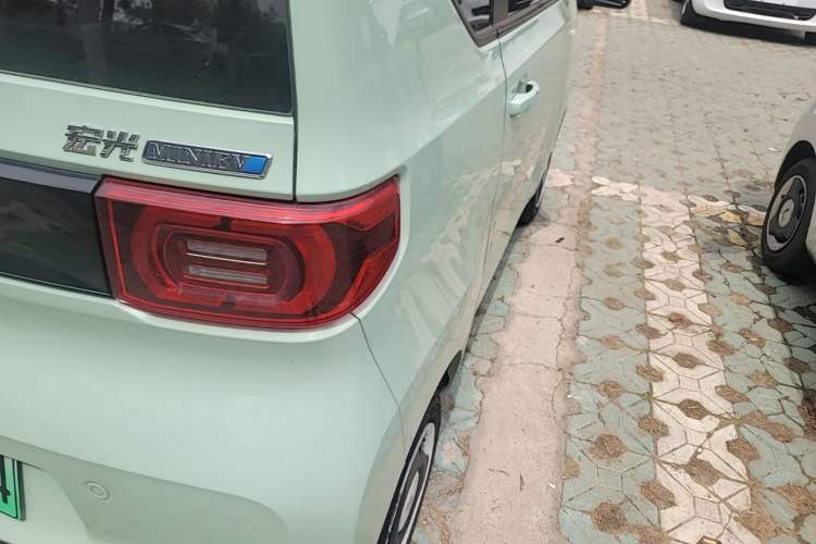 Used Wuling Hongguang MINIEV 2021 Macaron Premium Model – Lithium Iron Phosphate Right Rear Taillight