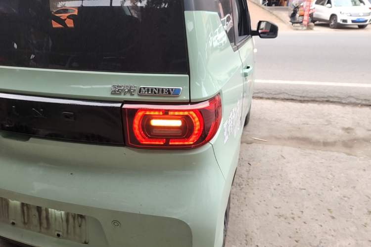 Used Wuling Hongguang MINIEV 2021 Macaron Premium Model – Lithium-NMC Right Rear Taillight