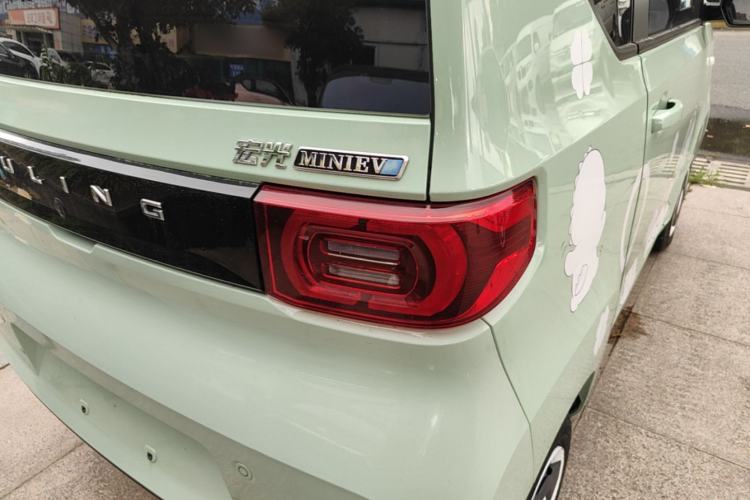 Used Wuling Hongguang MINIEV 2021 Macaron Premium Model – Lithium Iron Phosphate Right Rear Taillight