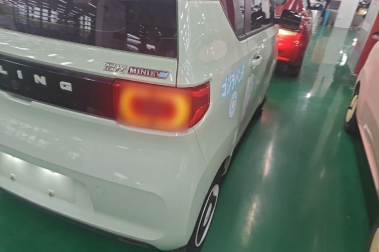 Used Wuling Hongguang MINIEV 2021 Macaron Premium Model – Lithium Iron Phosphate Right Rear Taillight