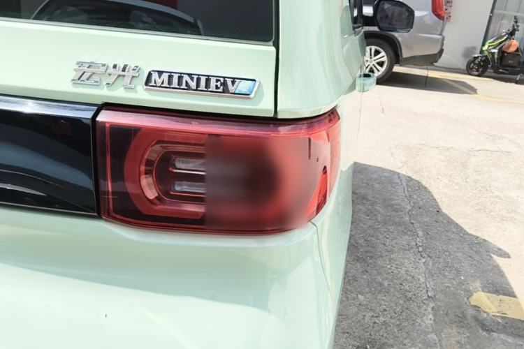 Used Wuling Hongguang MINIEV 2021 Macaron Premium Model – Lithium-NMC Right Rear Taillight