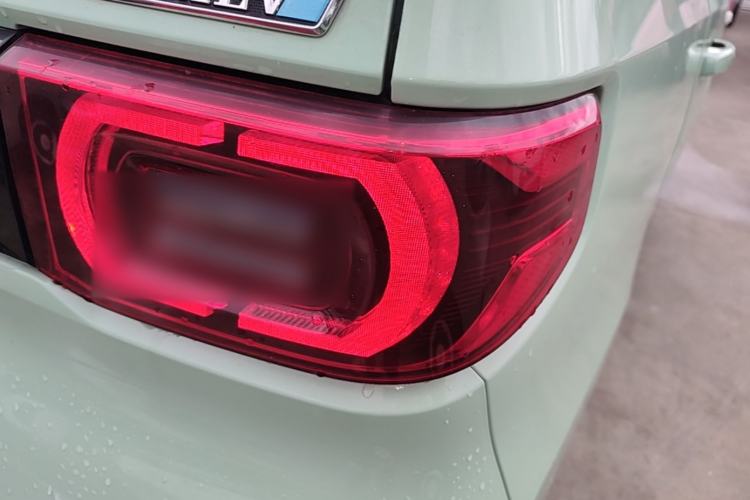 Used Wuling Hongguang MINIEV 2021 Macaron Fashion Model Lithium Iron Phosphate Right Rear Taillight