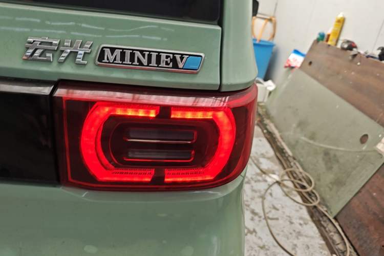 Used Wuling Hongguang MINIEV 2021 Macaron Premium Model – Lithium-NMC Right Rear Taillight